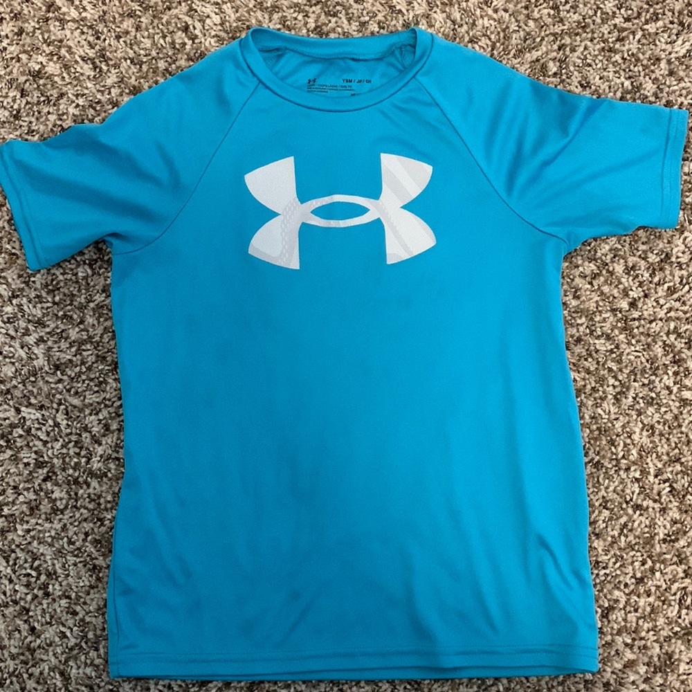 4 boy’s Under Armour shirts